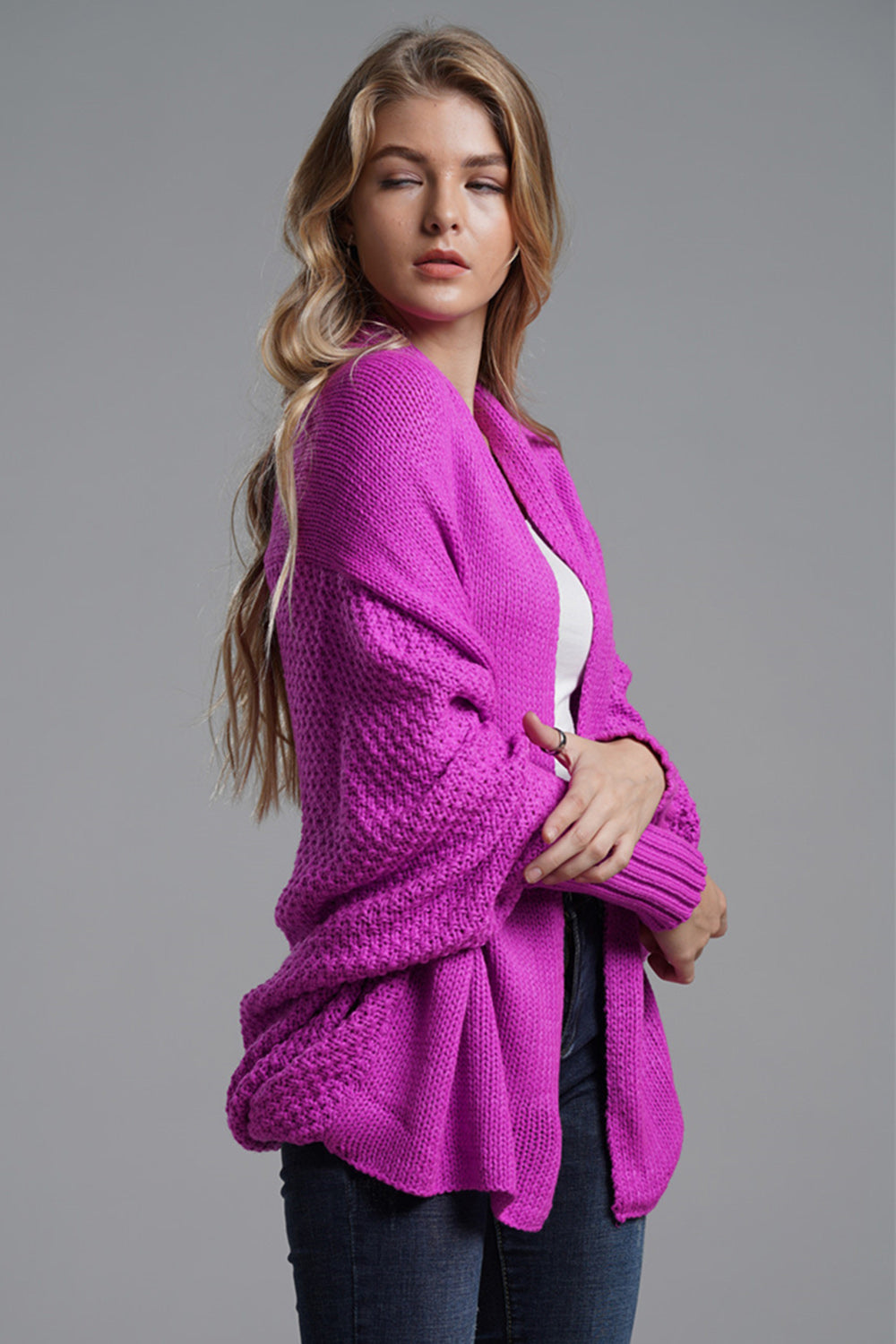 Open front batwing sleeve cardigan.
