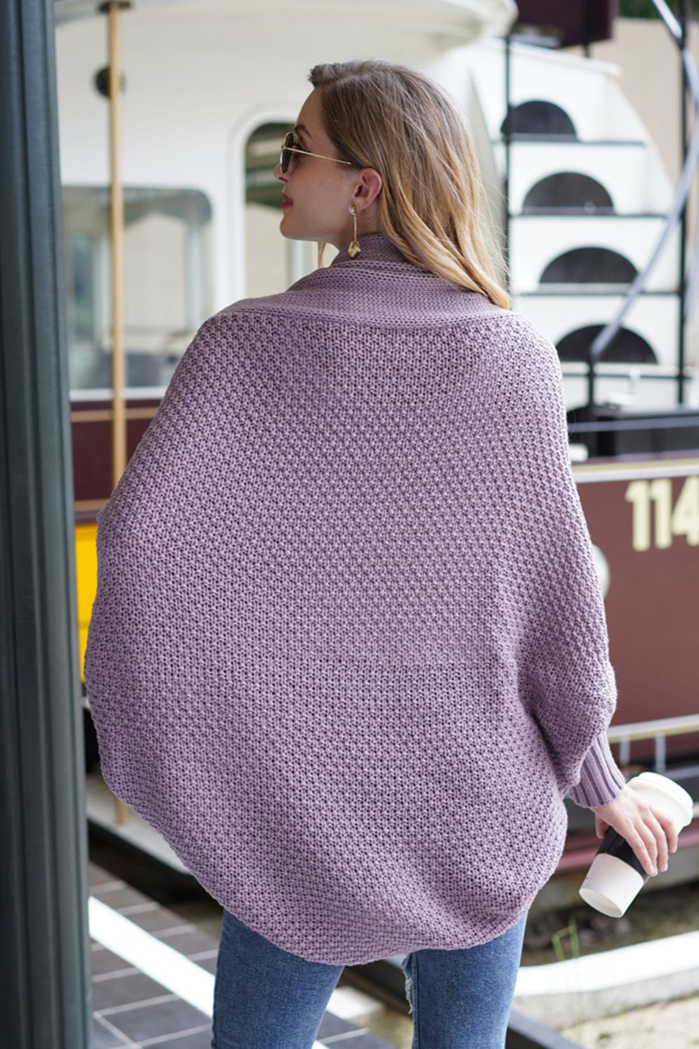 Open front batwing sleeve cardigan.