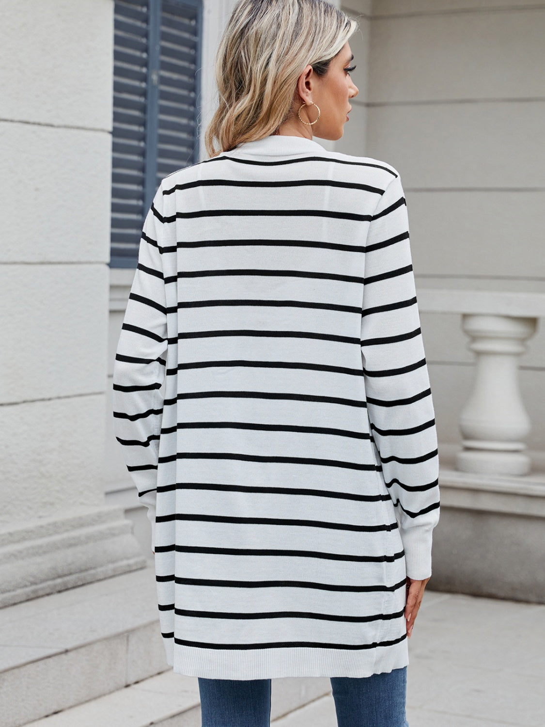 Open front long sleeve cardigan.