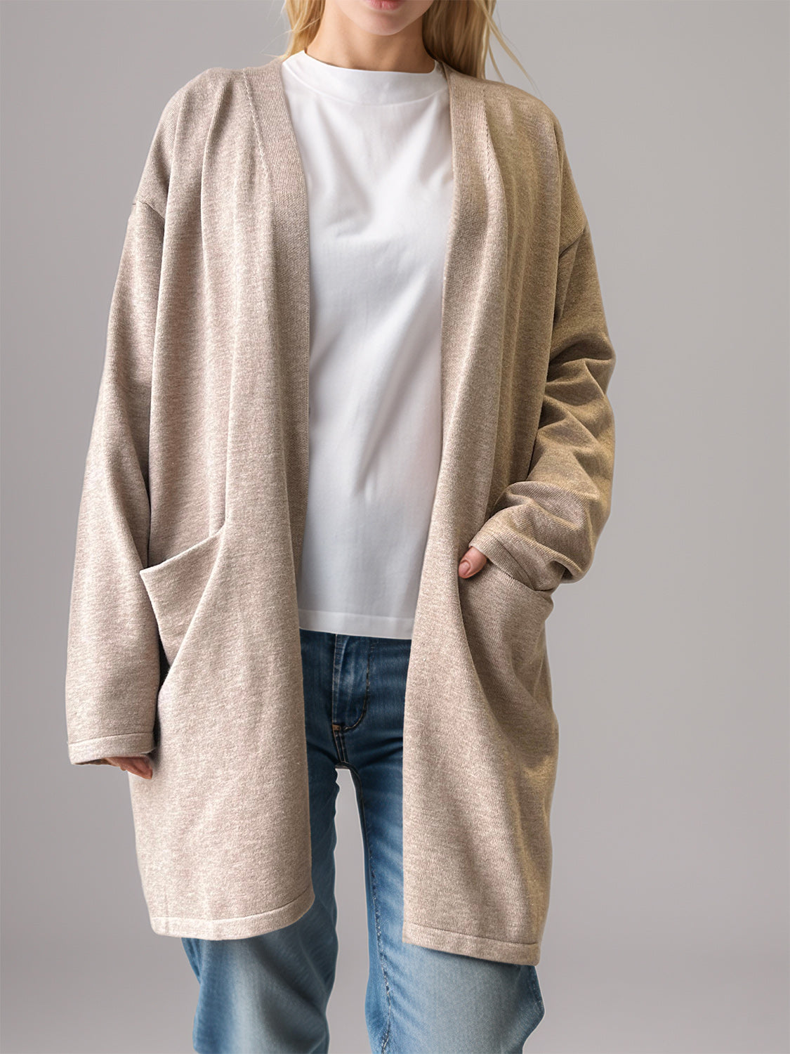 Open front long sleeve cardigan with pockets.