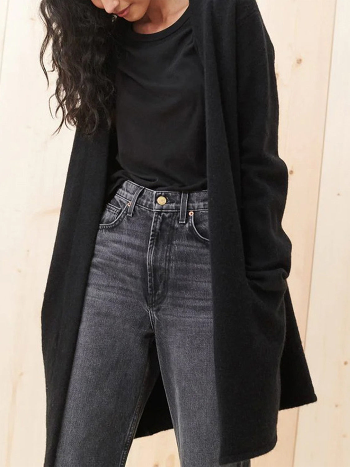 Open front long sleeve cardigan with pockets.