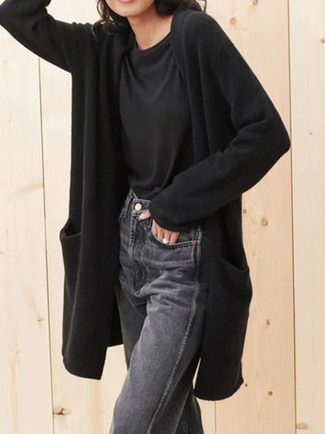 Open front long sleeve cardigan with pockets.
