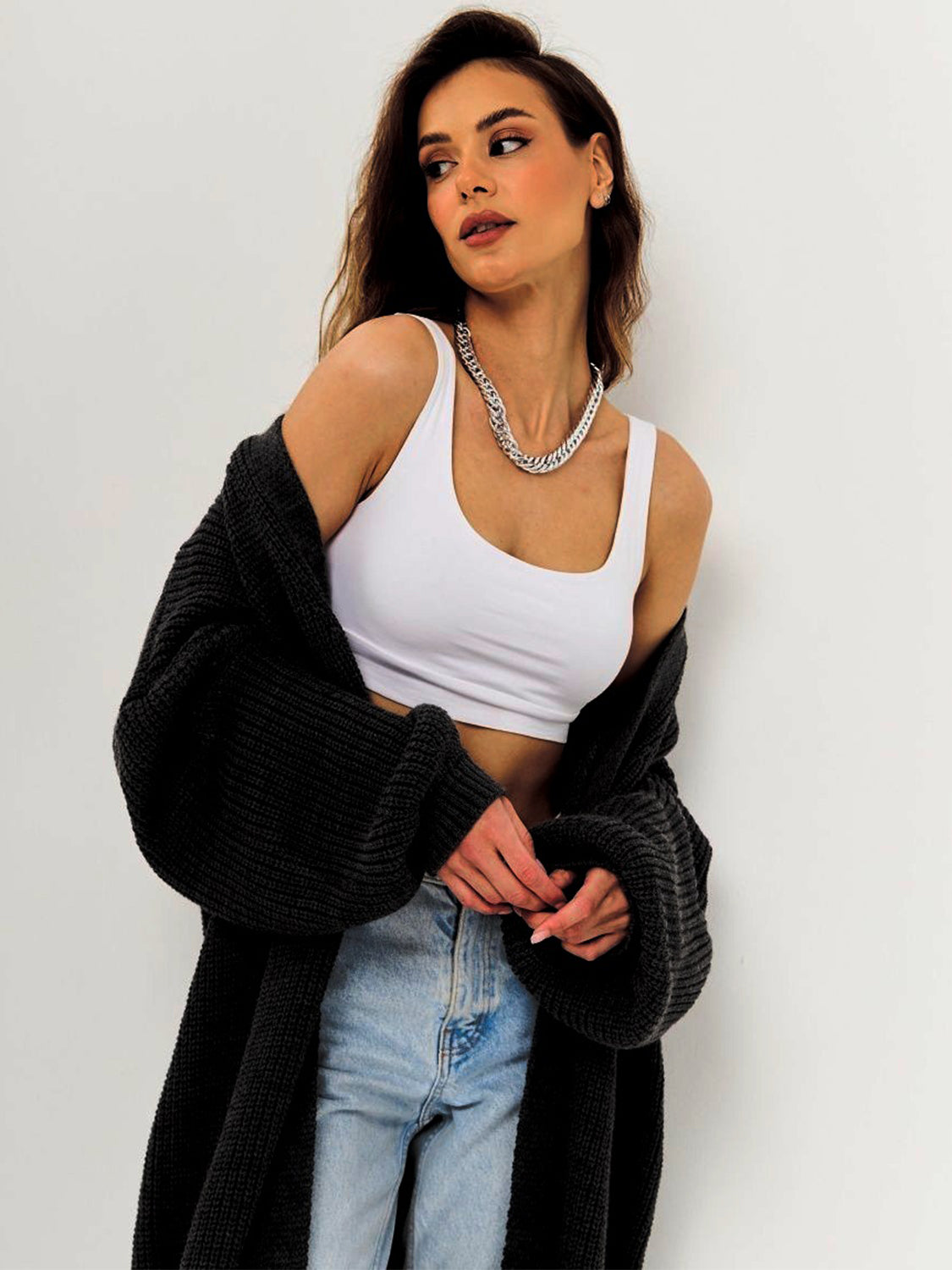 Open front long sleeve longline cardigan.