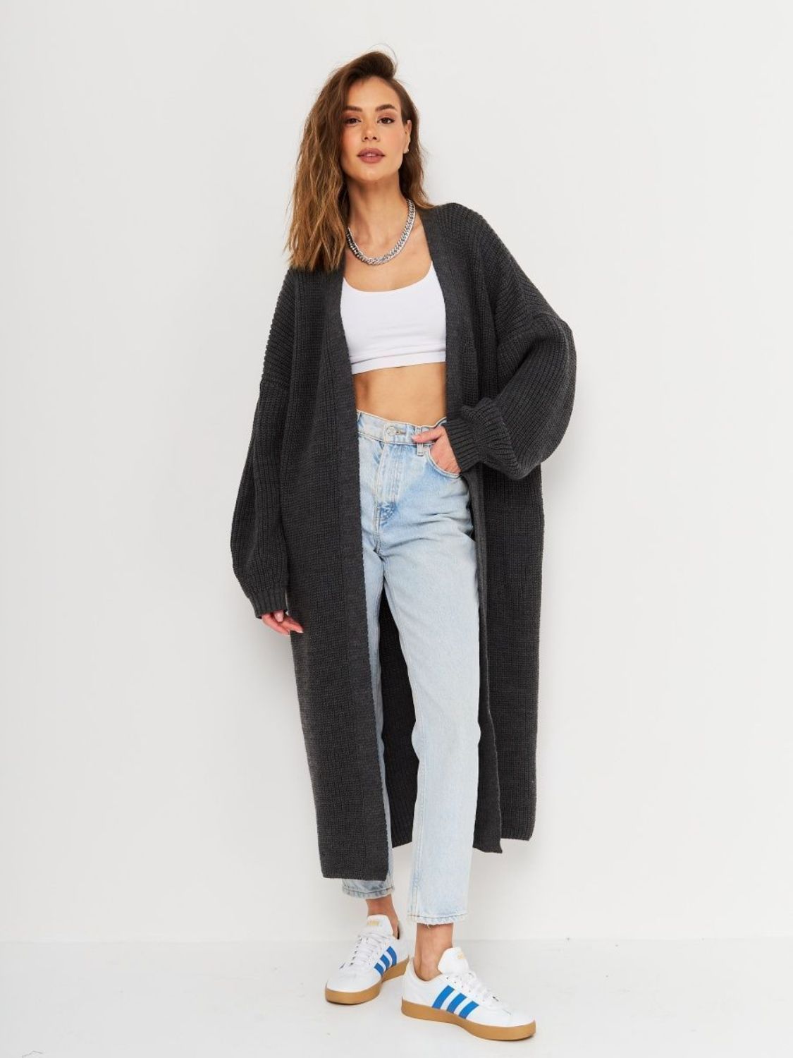 Open front long sleeve longline cardigan.
