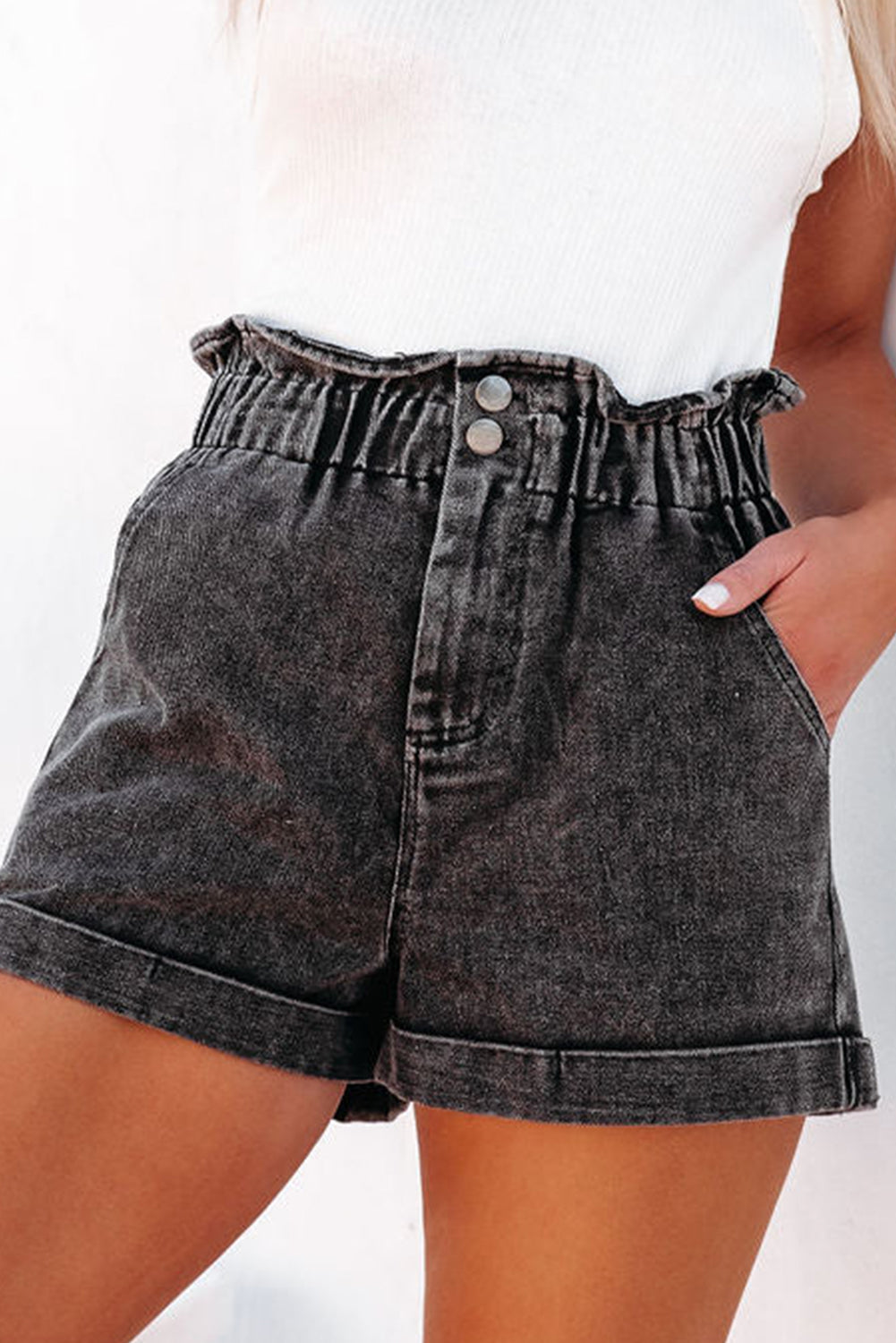 Frill tied shorts with pockets.