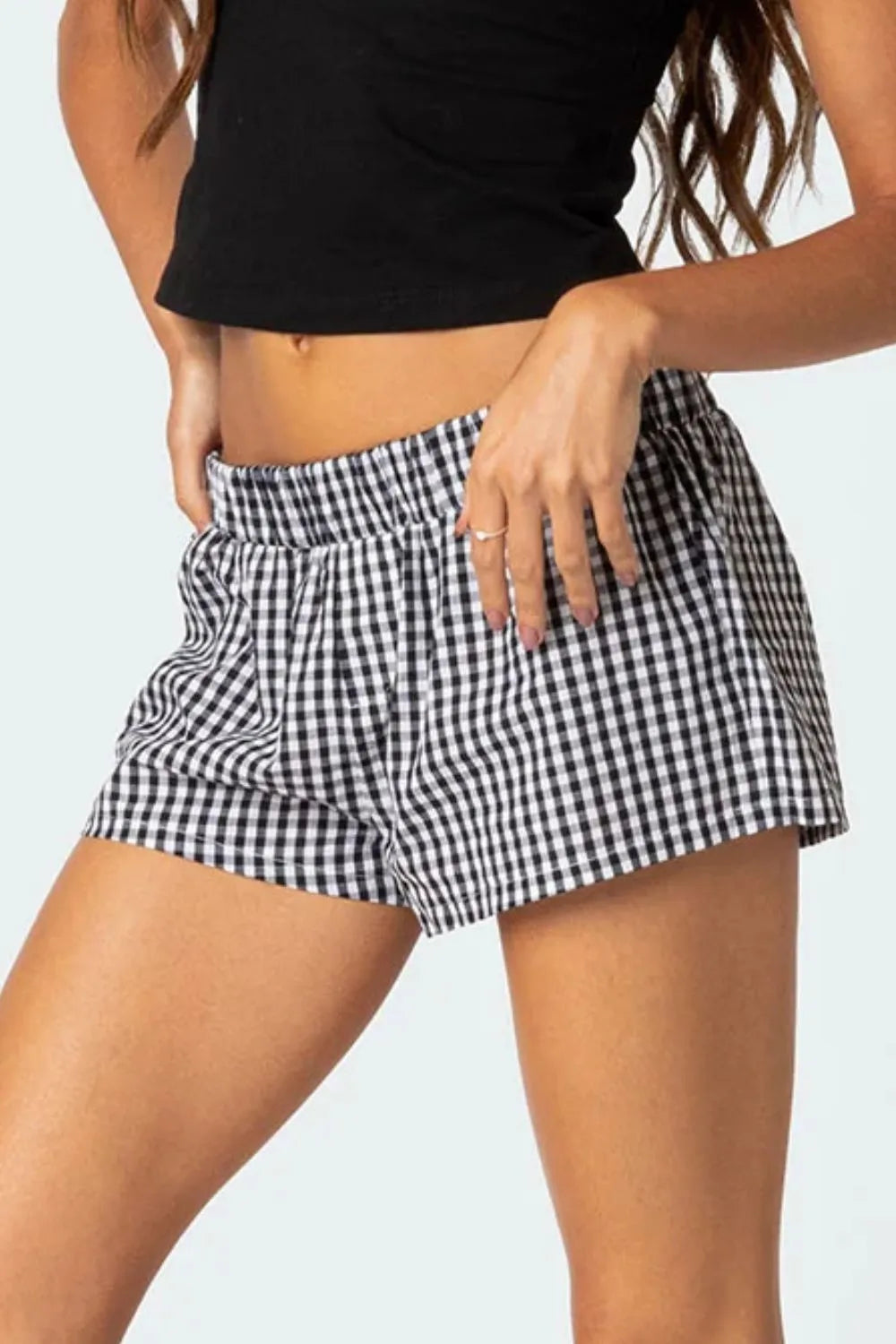 High waist cuff denim shorts with drawstring and pockets.