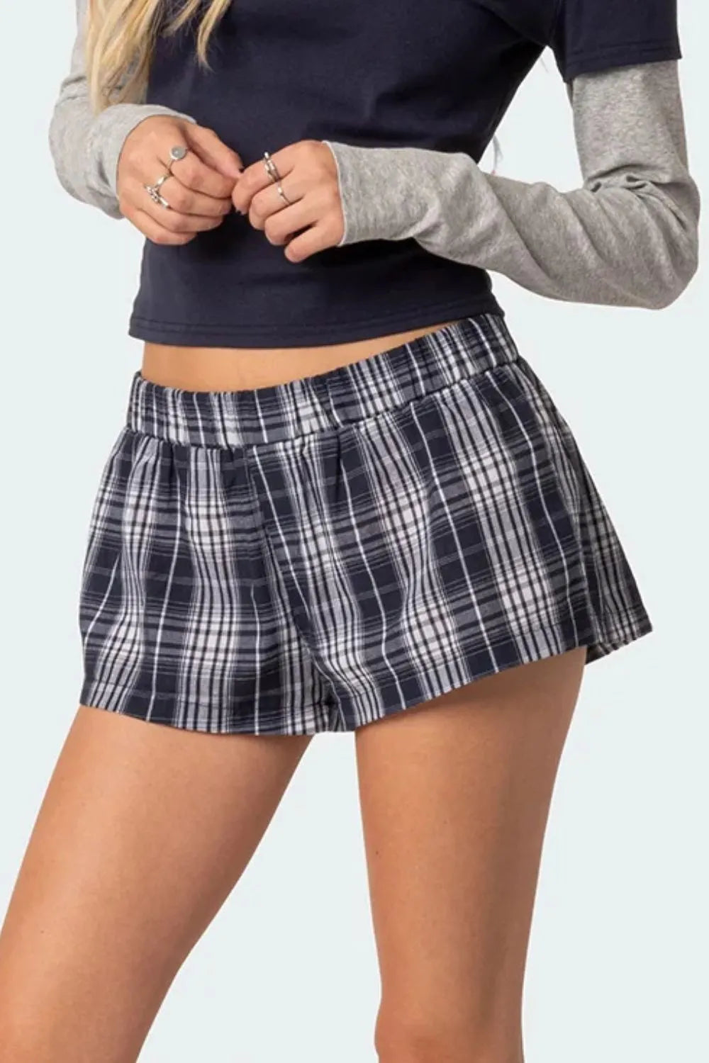 High waist cuff denim shorts with drawstring and pockets.