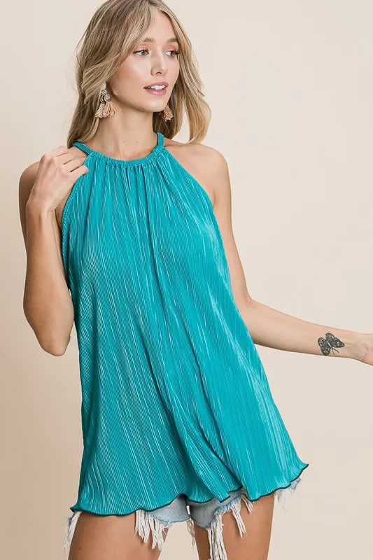 Pleating knit halter neck top with ruched and tied details, slightly stretchy.