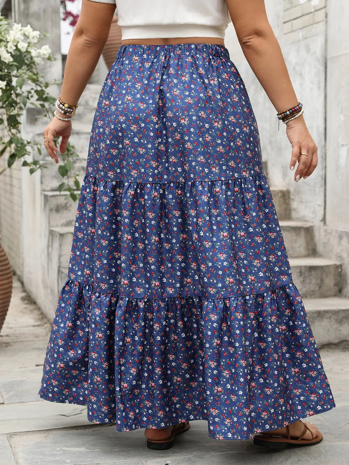 Plus Size Floral Elastic Waist Maxi Skirt.