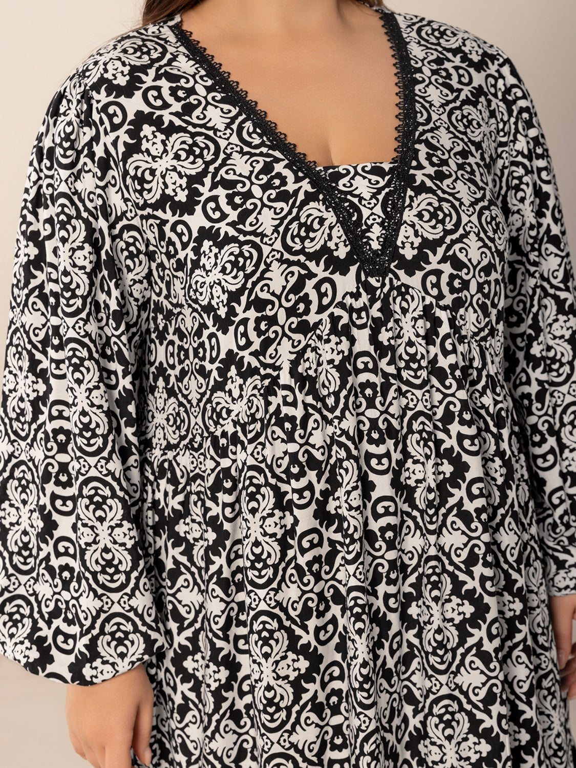 Plus Size Lace Detail Printed Balloon Sleeve Dress.