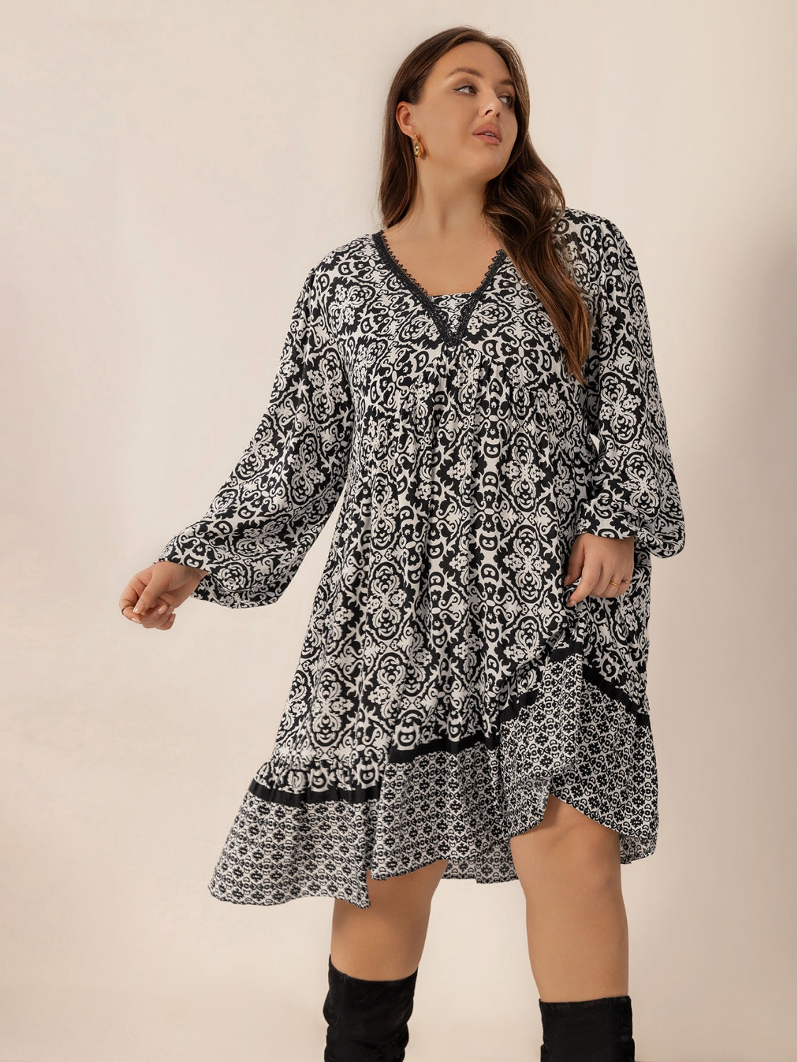 Plus Size Lace Detail Printed Balloon Sleeve Dress.