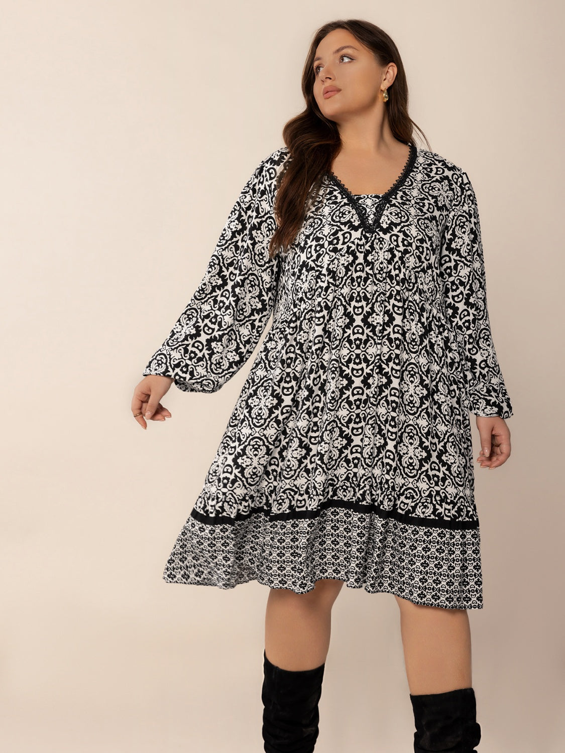 Plus Size Lace Detail Printed Balloon Sleeve Dress.