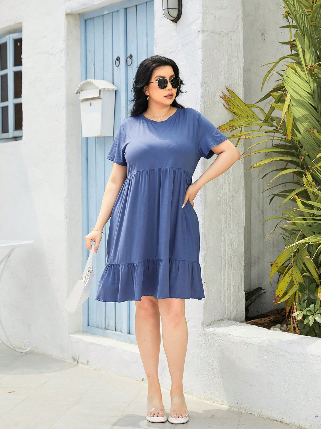 Plus Size Round Neck Short Sleeve Dress.