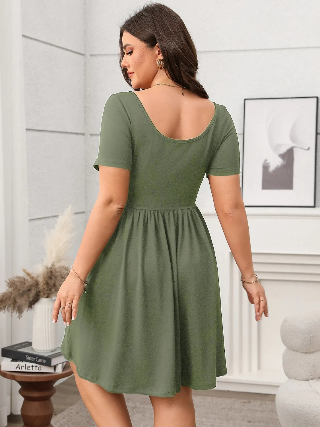 Plus Size Square Neck Short Sleeve Mini Dress.