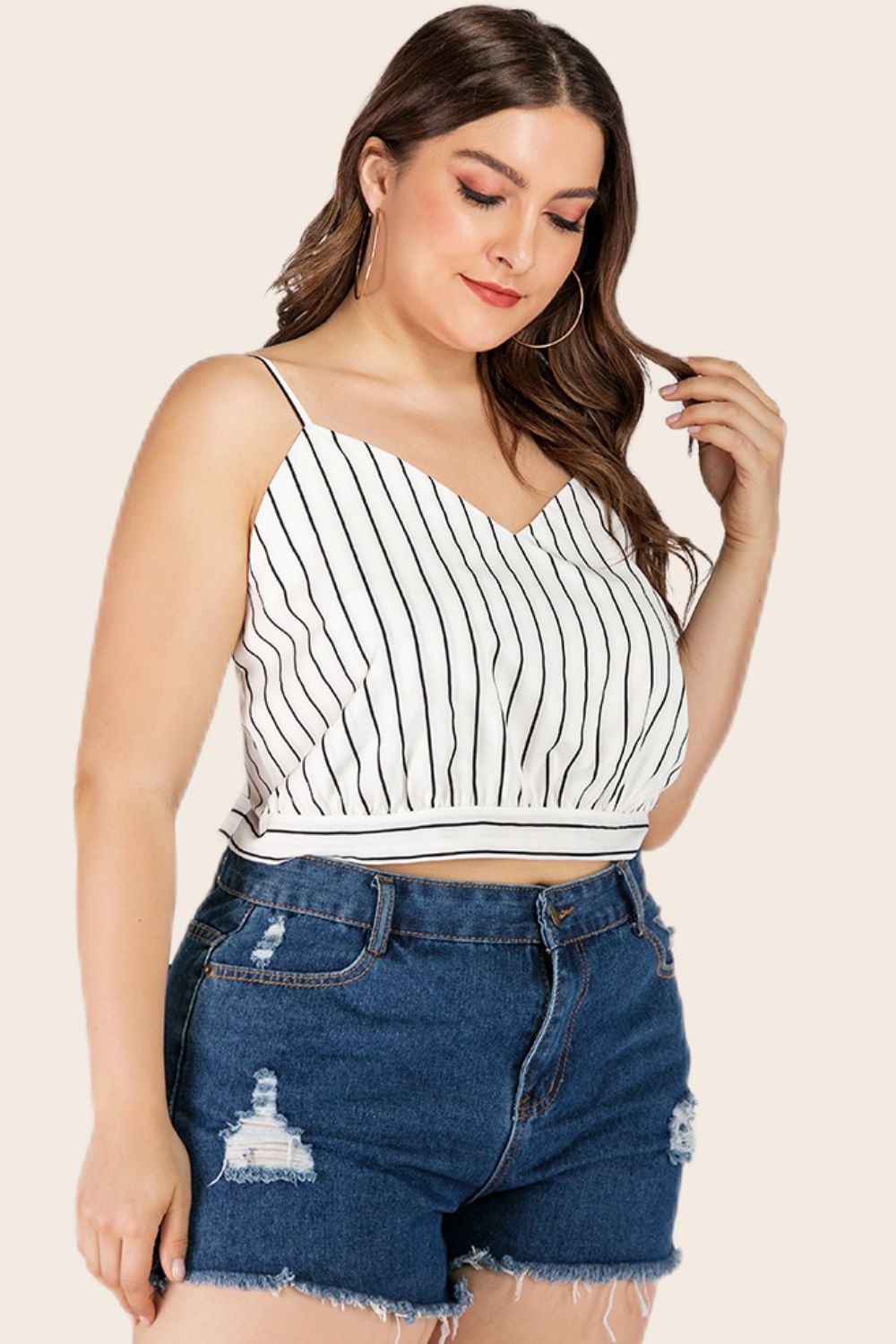 Plus size striped tie-back cropped cami with V-neck.