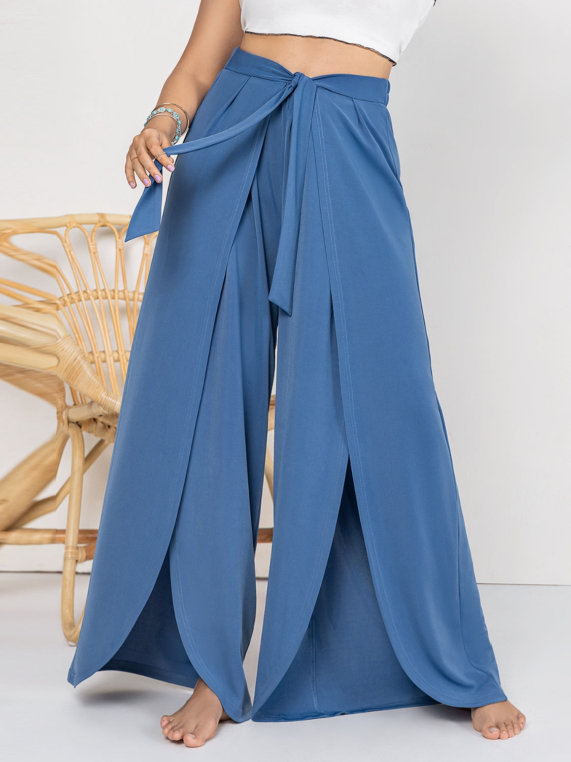 Plus size tied slit wide leg pants, opaque.