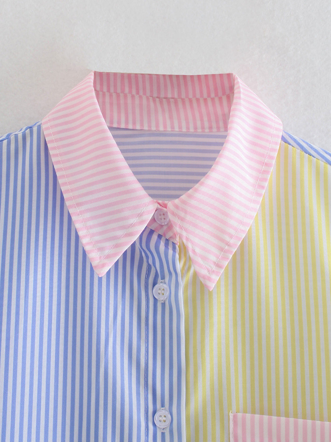 Pocketed Color Block Long Sleeve Shirt with Pocketed and Buttoned.