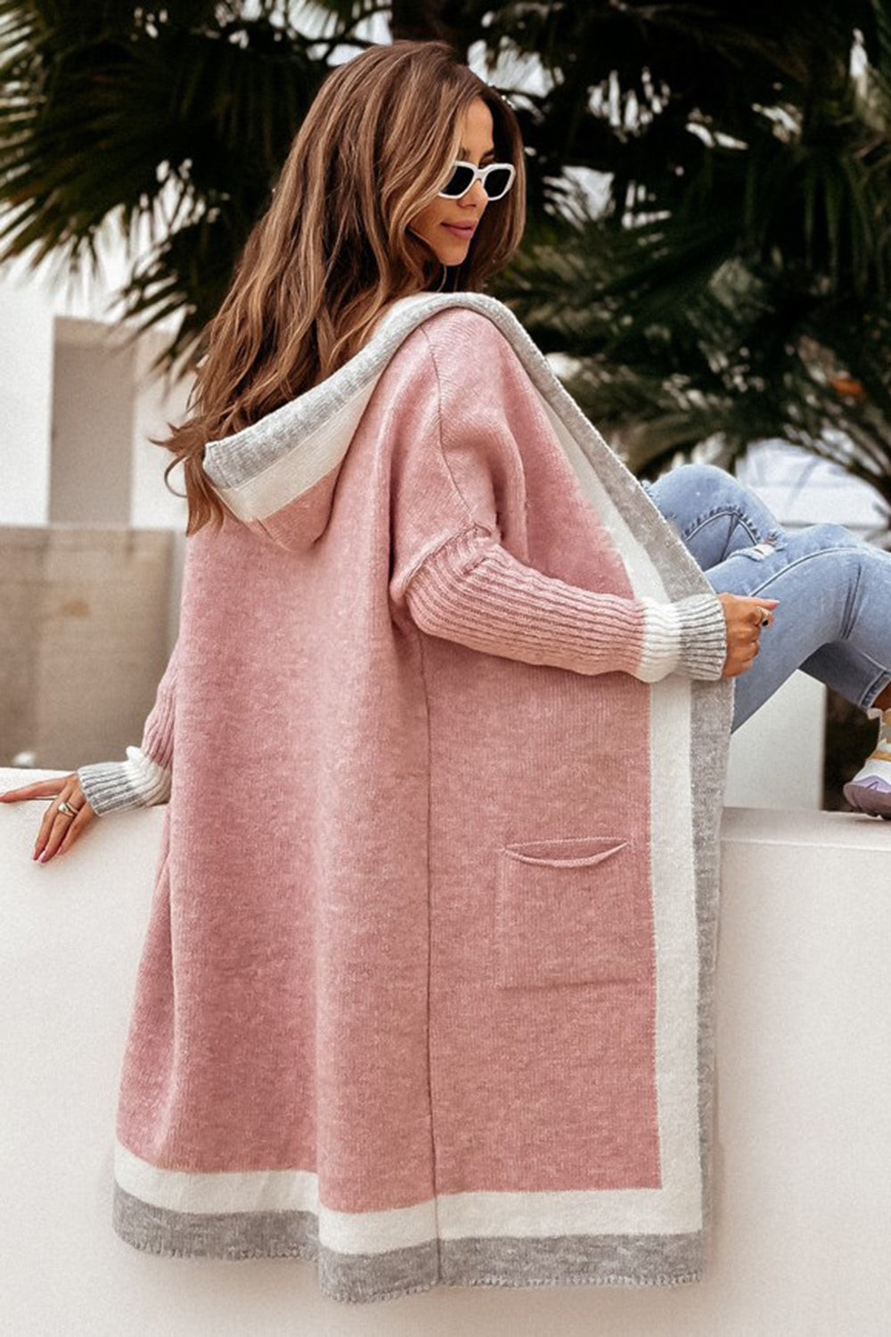 Pocketed contrast long sleeve hooded cardigan.