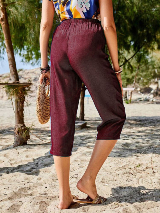 Pocketed elastic waist capris, opaque.