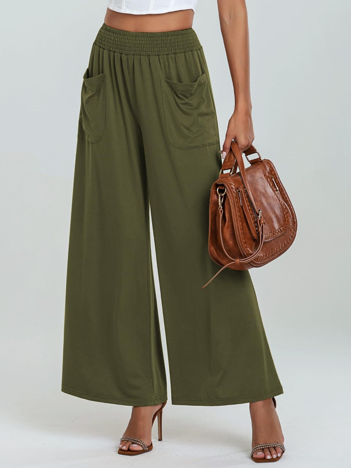 Pocketed elastic waist wide leg pants, opaque.