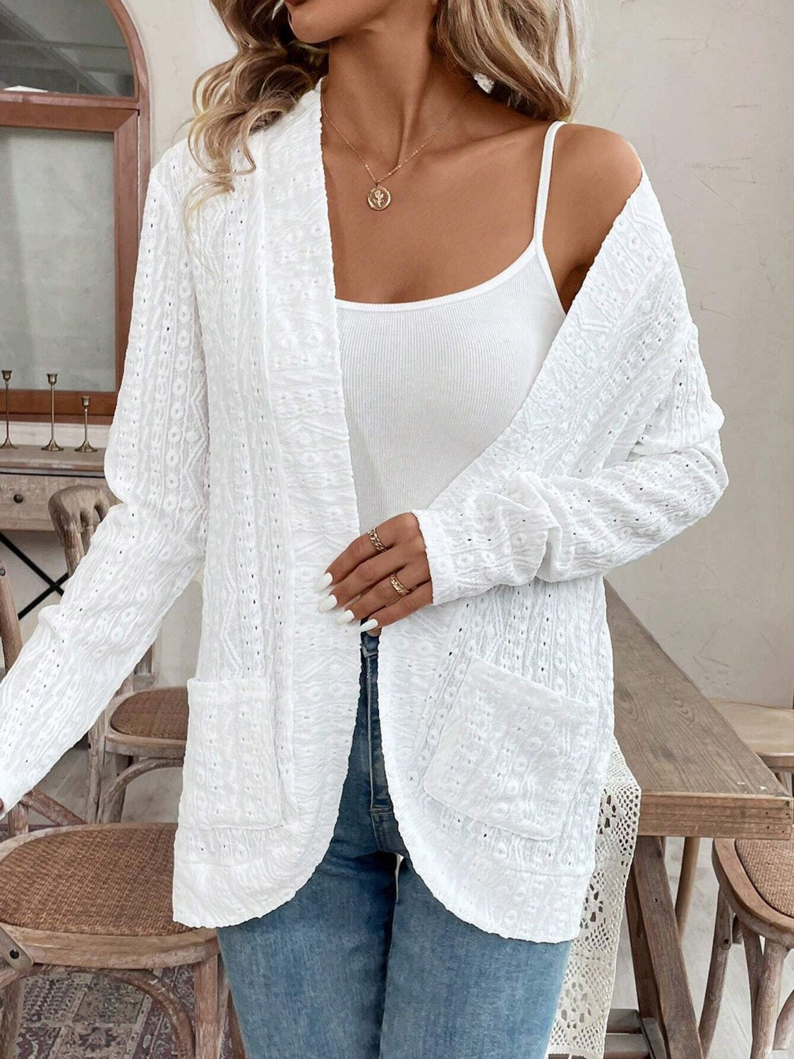 Pocketed eyelet open front cover up.
