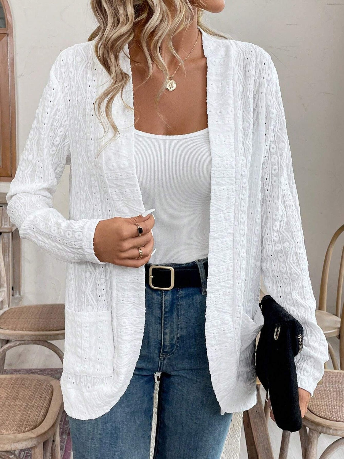 Pocketed eyelet open front cover up.