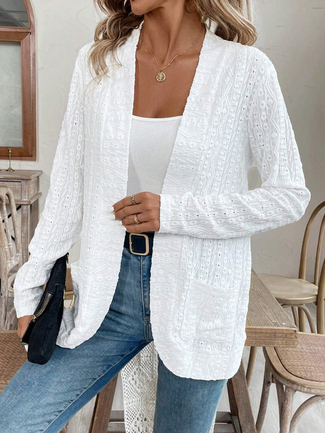 Pocketed eyelet open front cover up.