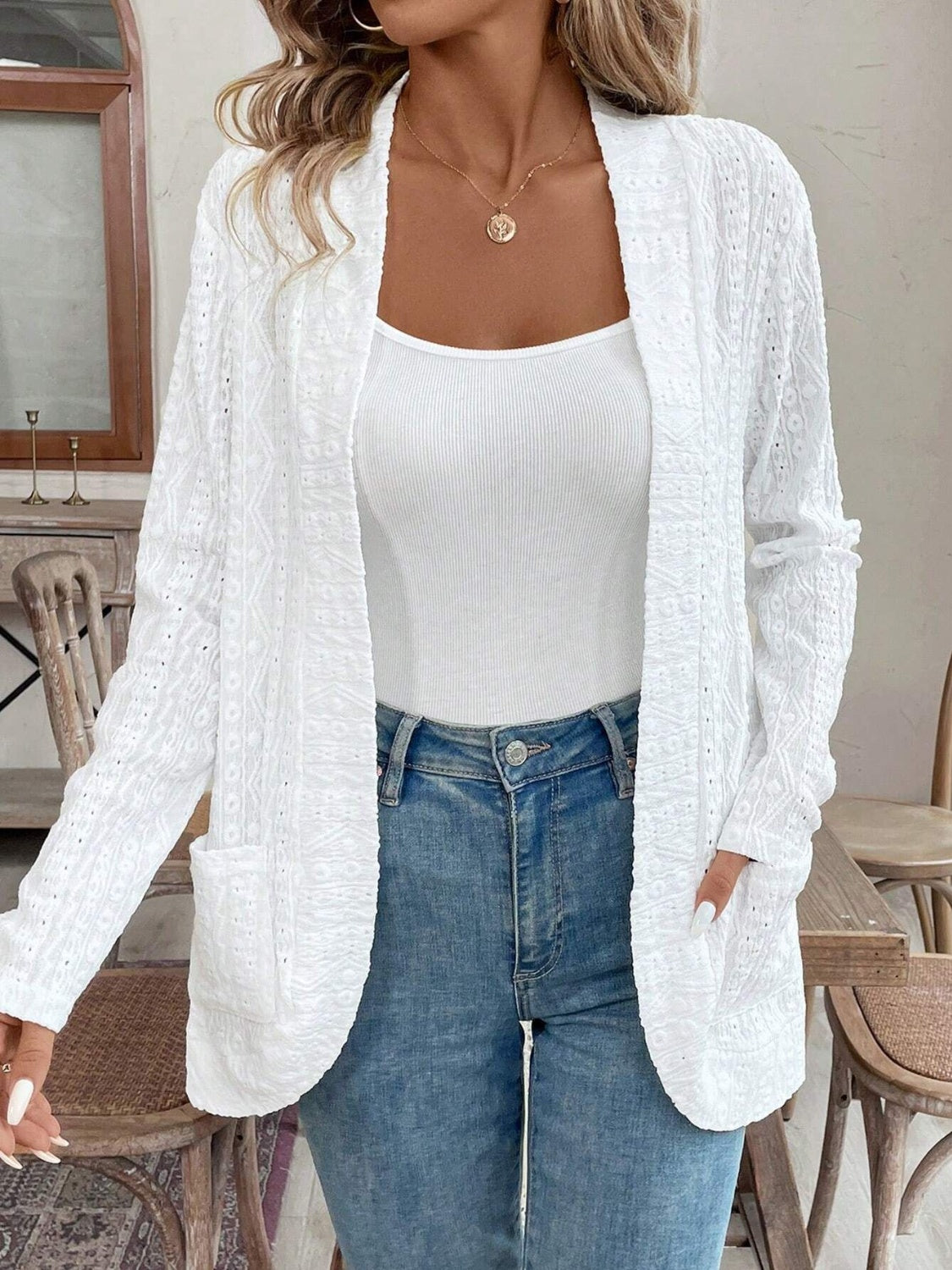 Pocketed eyelet open front cover up.