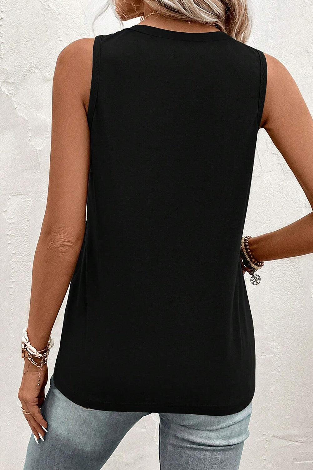 Pocketed V-neck wide strap tank top.