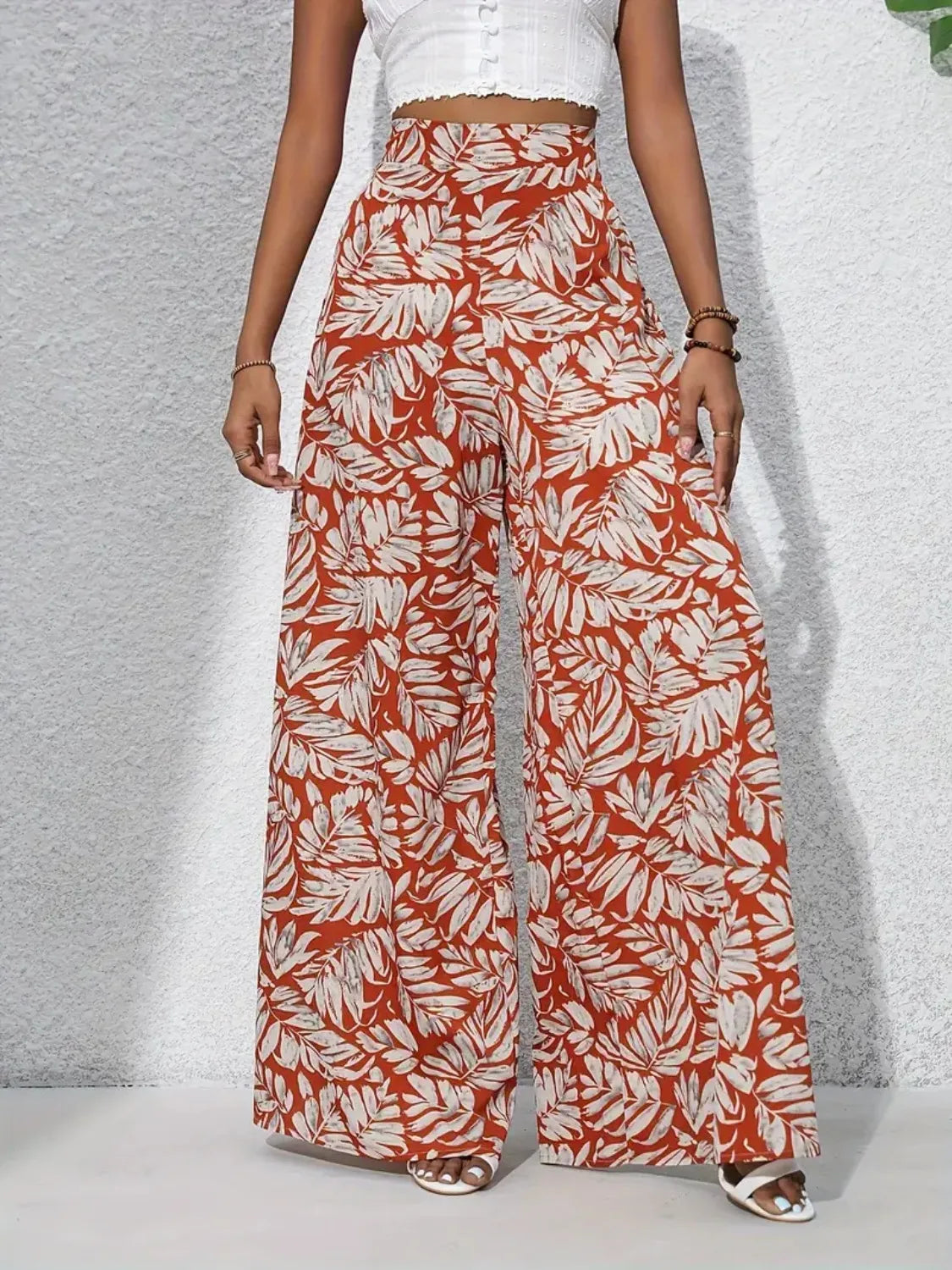Printed high waist wide leg pants, opaque.