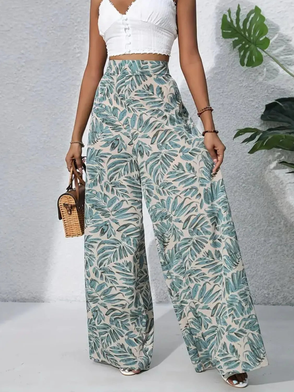 Printed high waist wide leg pants, opaque.