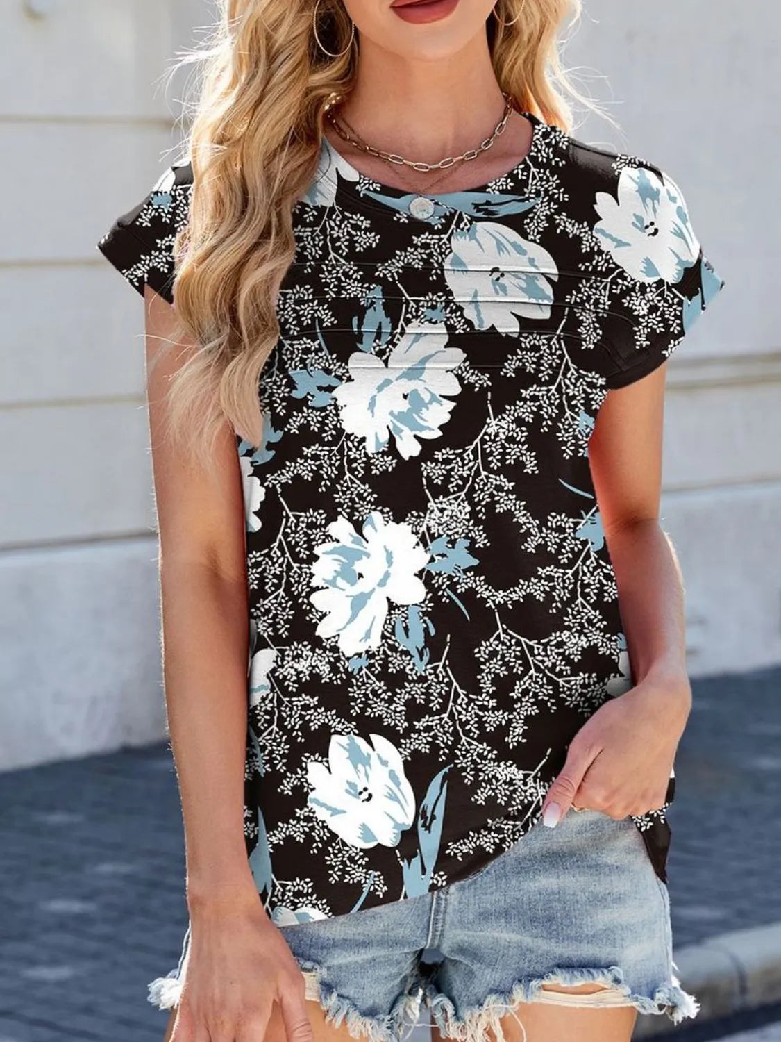 Printed Round Neck Cap Sleeve Top.