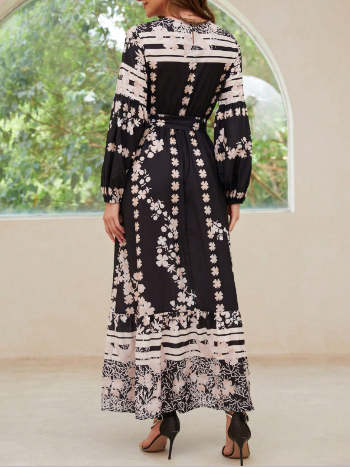 Printed Round Neck Long Sleeve Maxi Dress with Pockets.