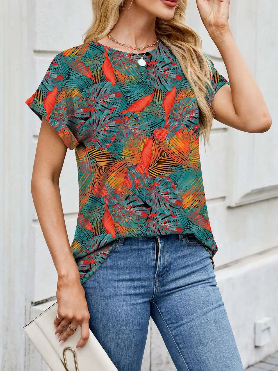 Printed Round Neck Short Sleeve Top.