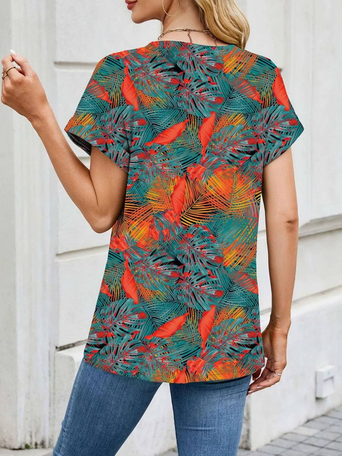 Printed Round Neck Short Sleeve Top.