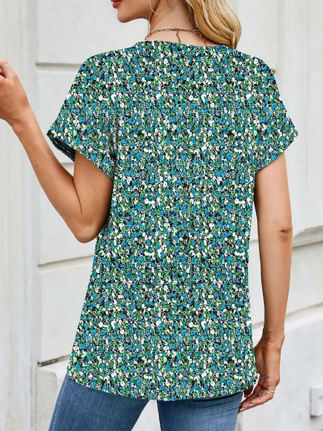 Printed Round Neck Short Sleeve Top.