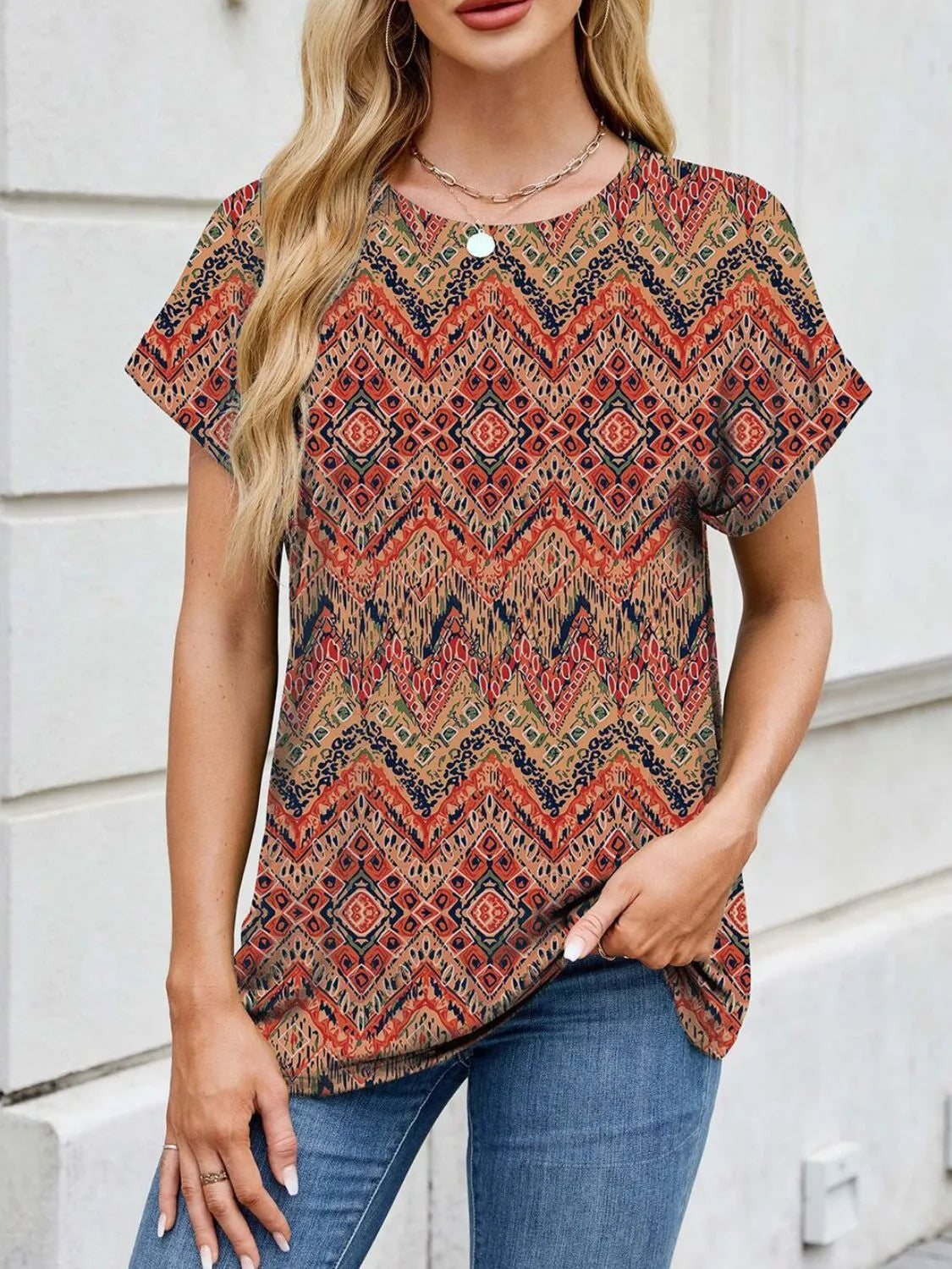 Printed Round Neck Short Sleeve Top.