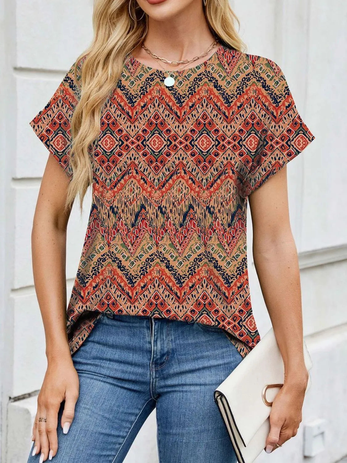 Printed Round Neck Short Sleeve Top.