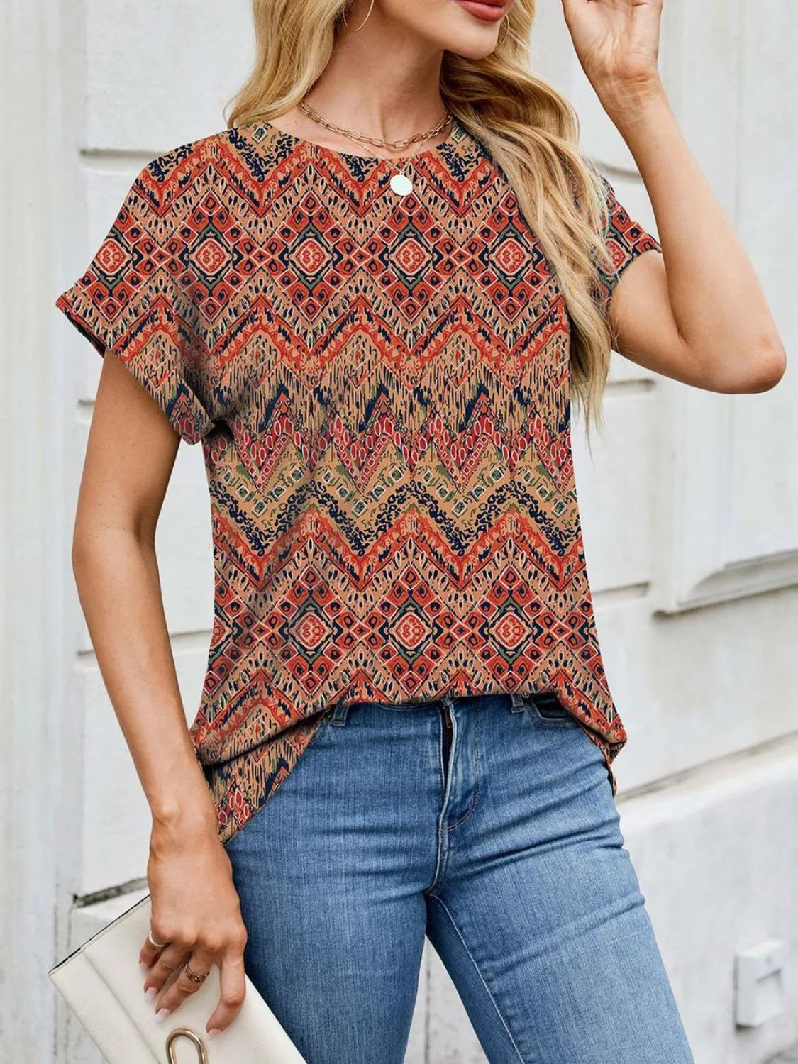 Printed Round Neck Short Sleeve Top.