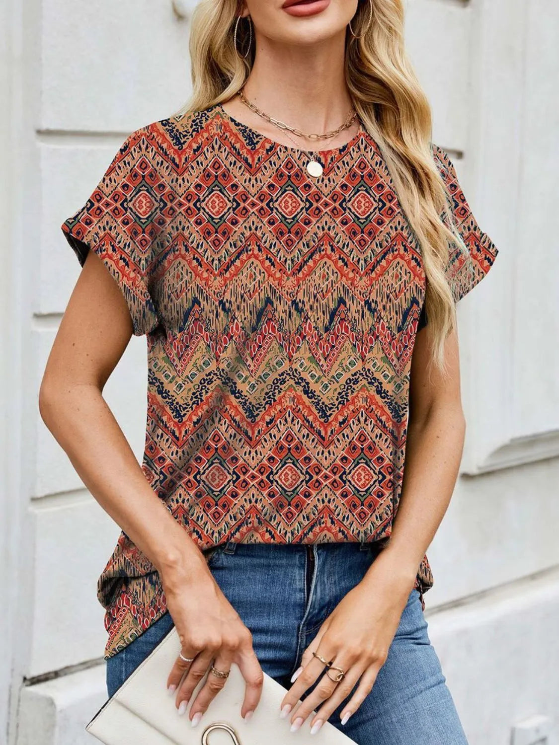 Printed Round Neck Short Sleeve Top.