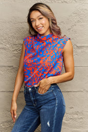 Printed round neck tank top.