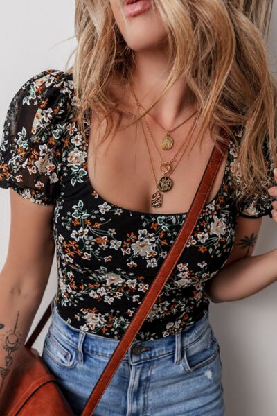 Printed Scoop Neck Short Sleeve Bodysuit.