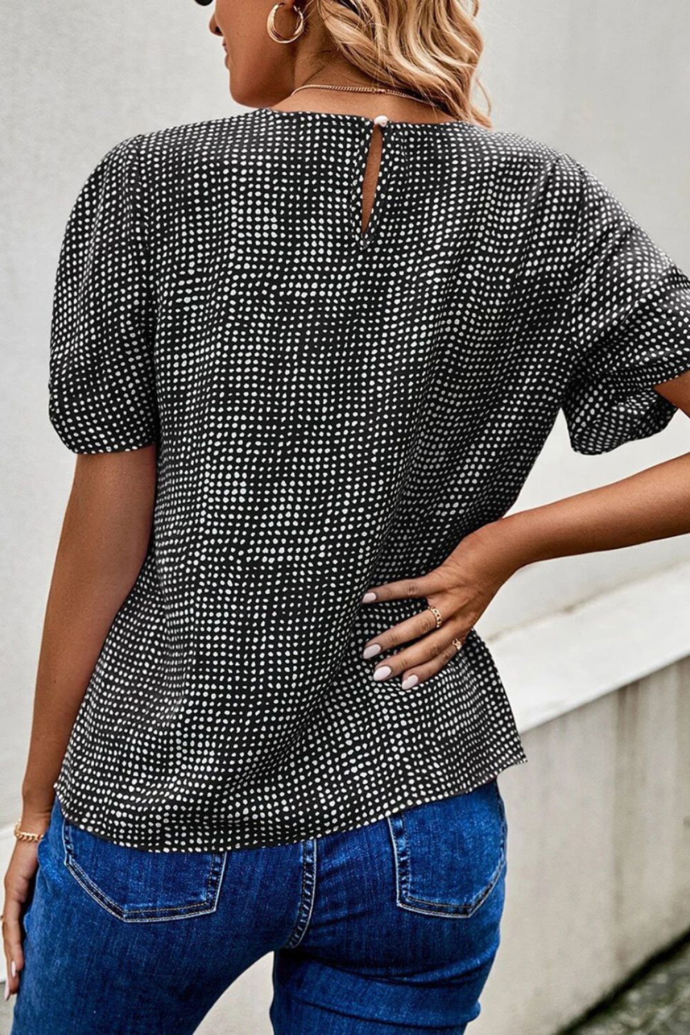 Printed Short Puff Sleeve Blouse.
