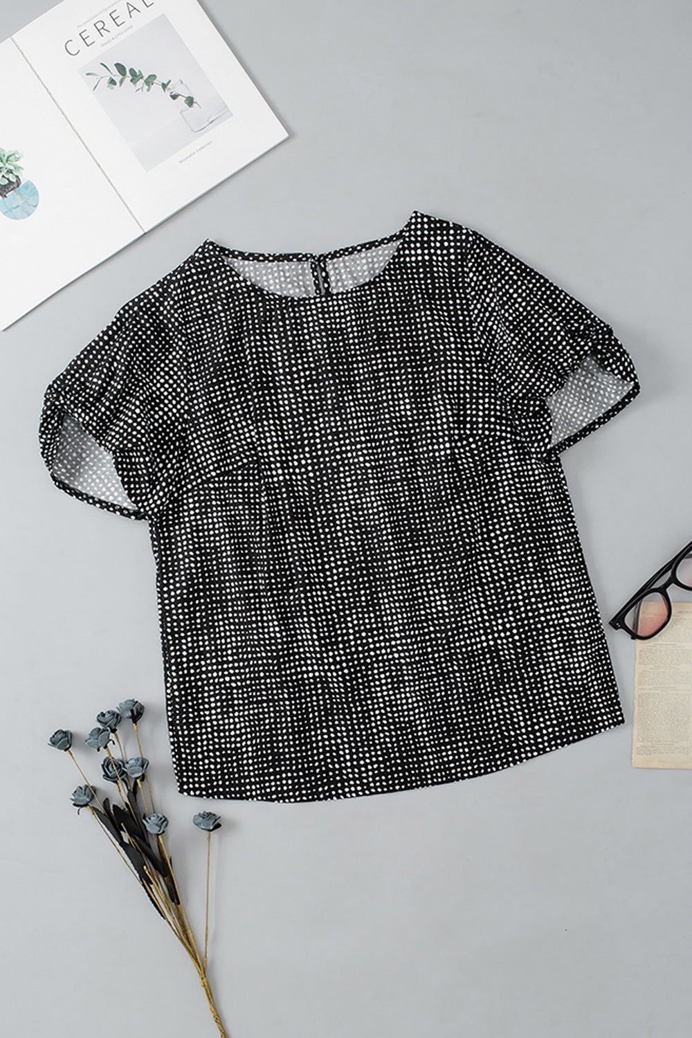 Printed Short Puff Sleeve Blouse.