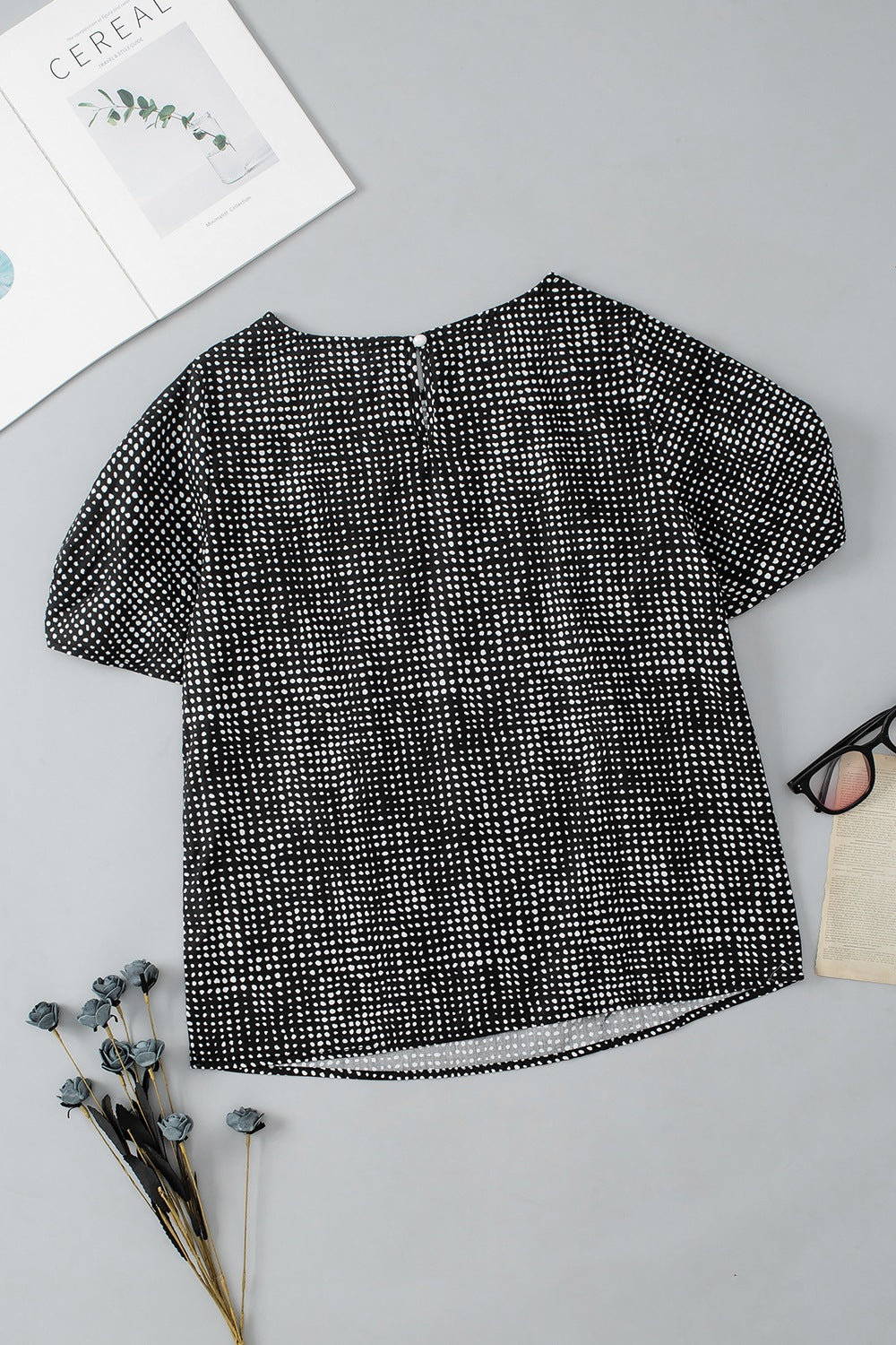 Printed Short Puff Sleeve Blouse.