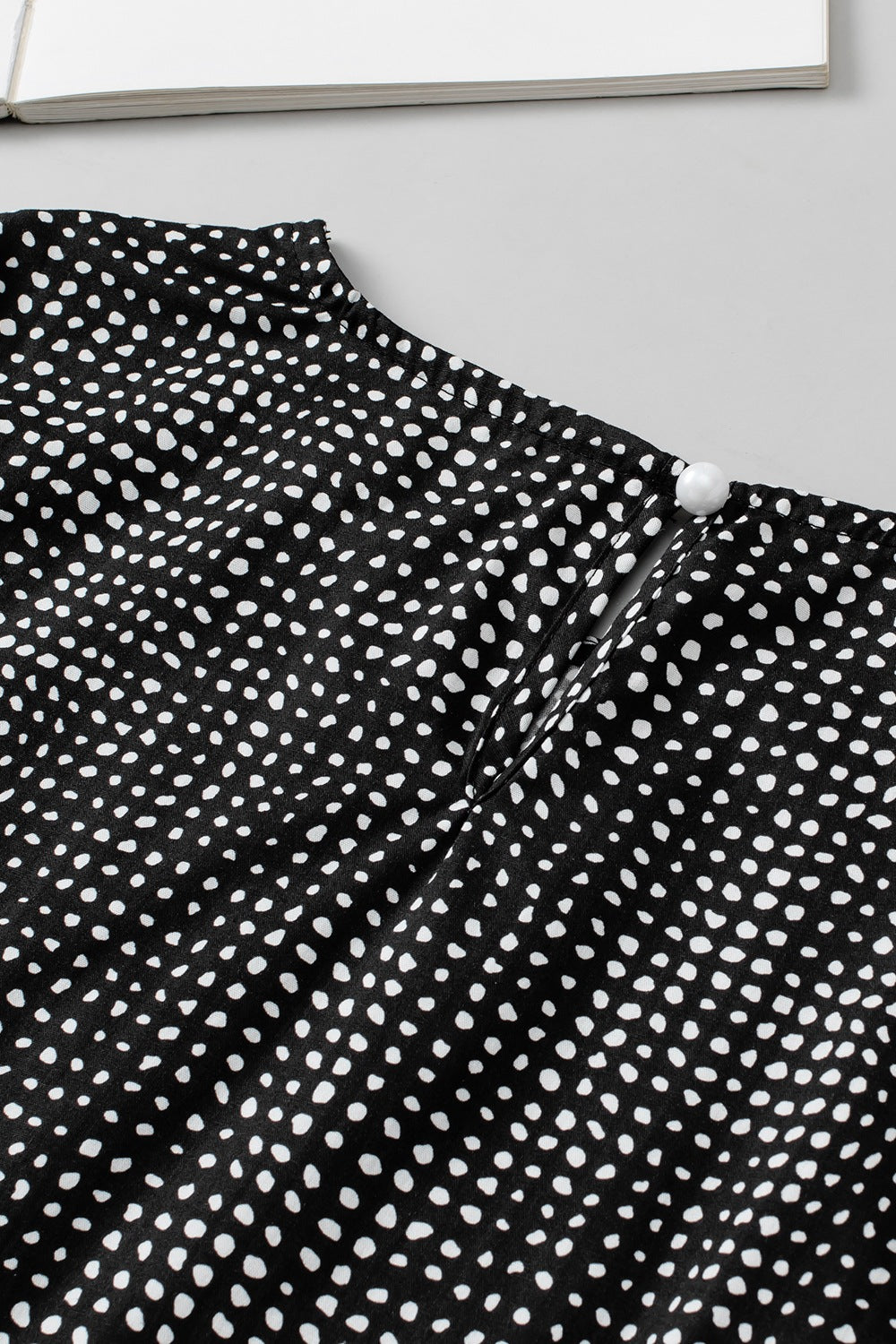 Printed Short Puff Sleeve Blouse.