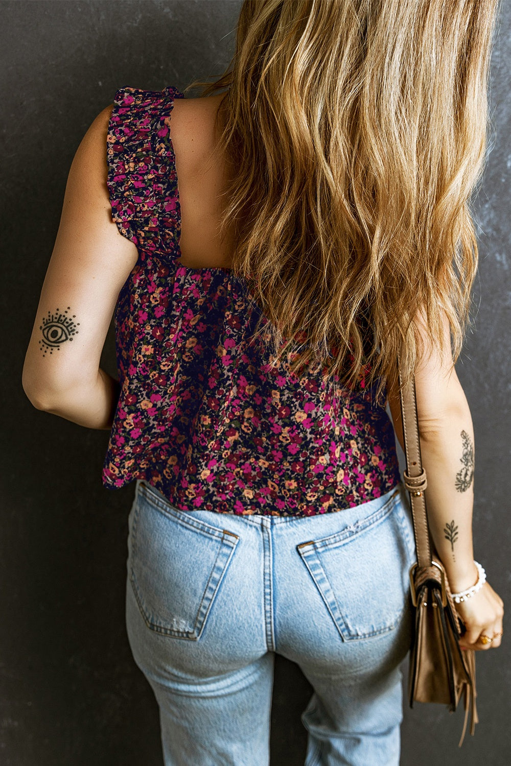 Printed square neck tank top.