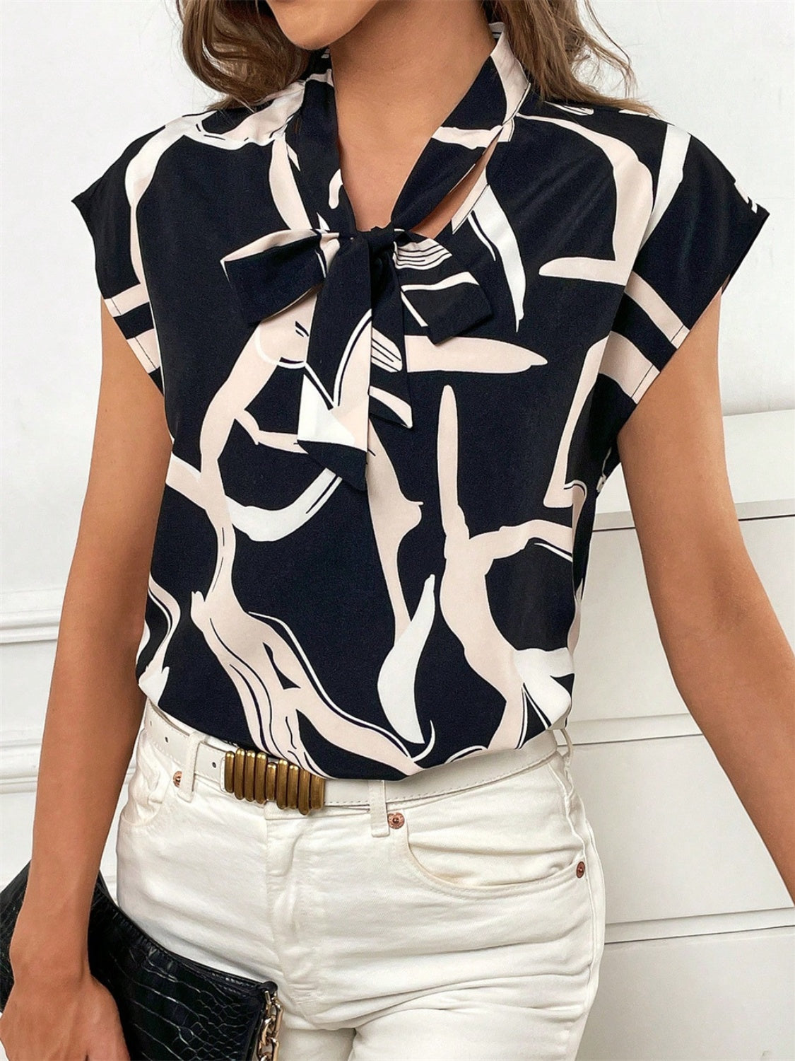 Printed Tie Neck Cap Sleeve Blouse with Tied.