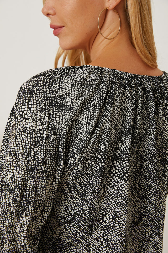 Printed Tie Neck Lantern Sleeve Blouse with Tied.