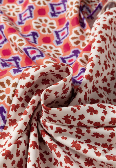Printed Tie Neck Long Sleeve Blouse with Tied.